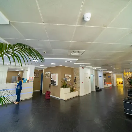 Ibis Styles Cristal 4*