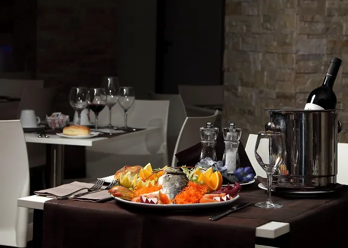 帕勒莫水晶宜必思尚品酒店
