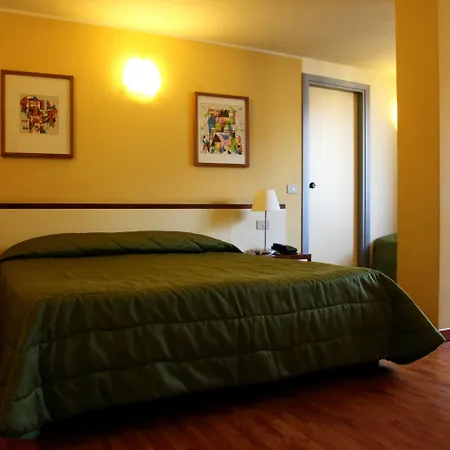 Hotel Cristal 4*