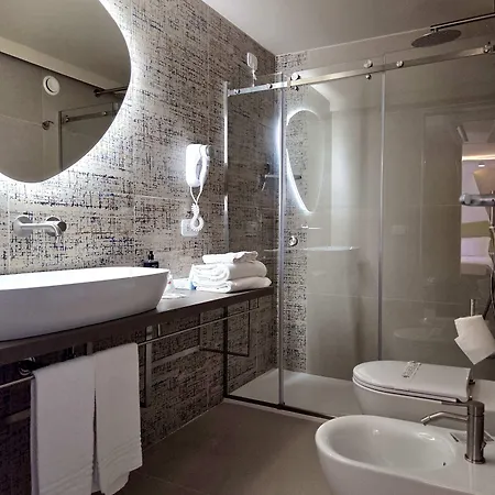 Cristal Hotel 4*